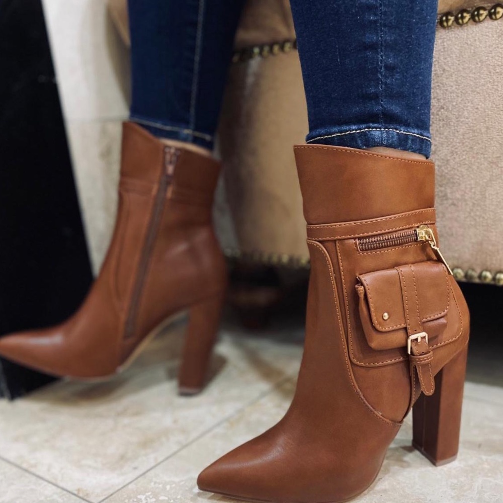 BROWN POCKET BOOTS